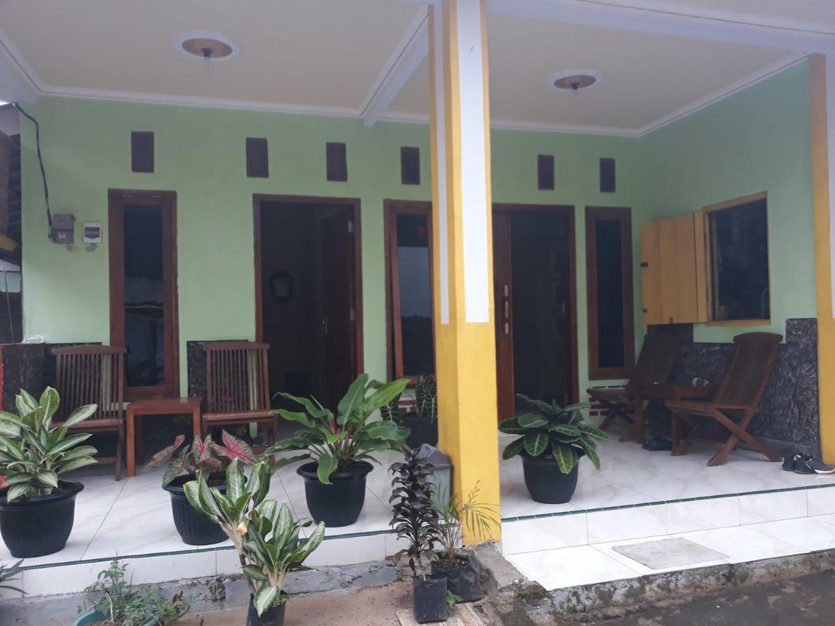 Ijen Mansjestic B&B Tamansuruh Екстер'єр фото